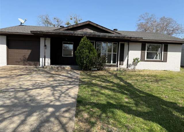 Property at 1609 Glen Key St, Grand Prairie, TX 75051, 4 beds, 2 baths