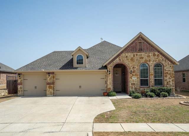 Property at 3724 Ranchers Rdg, Krum, TX 76249, 4 beds, 2 baths