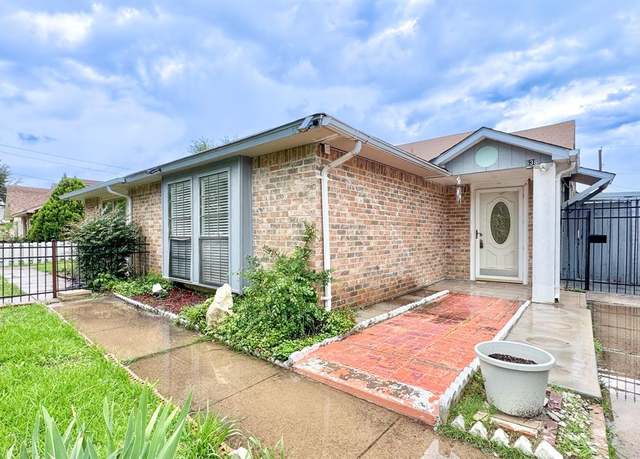 Property at 638 Stonehenge Dr, Grand Prairie, TX 75052, 3 beds, 2 baths