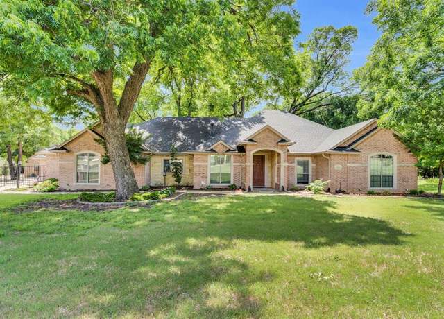 Property at 5 Remington Ct, Red Oak, TX 75154, 4 beds, 4.5 baths