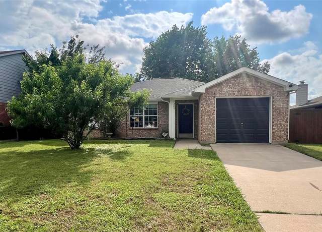 Property at 7208 Autumn Run Dr, Forest Hill, TX 76140, 3 beds, 2 baths