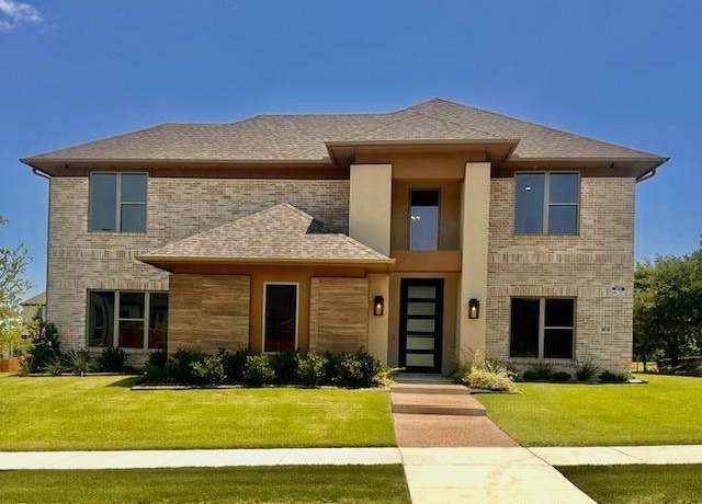 Property at 404 Mckinley St, Desoto, TX 75115, 4 beds, 4.5 baths