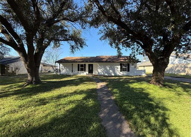 Property at 106 W Jeter St, Mabank, TX 75147, 3 beds, 2 baths