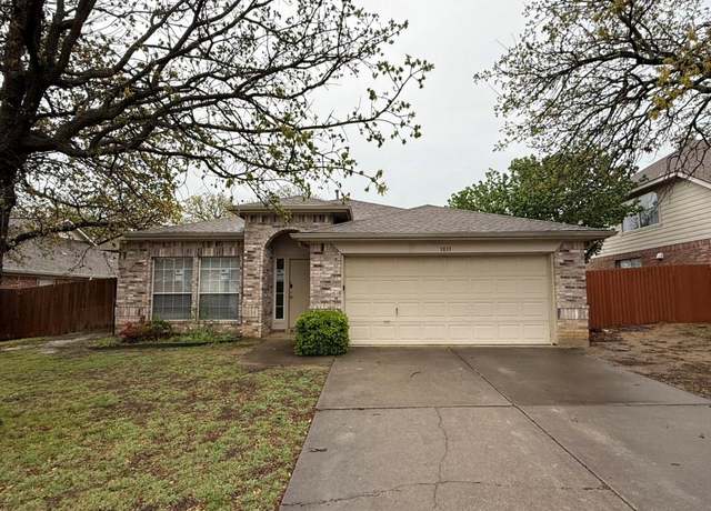 Property at 3833 Chimney Rock Dr, Denton, TX 76210, 4 beds, 2 baths
