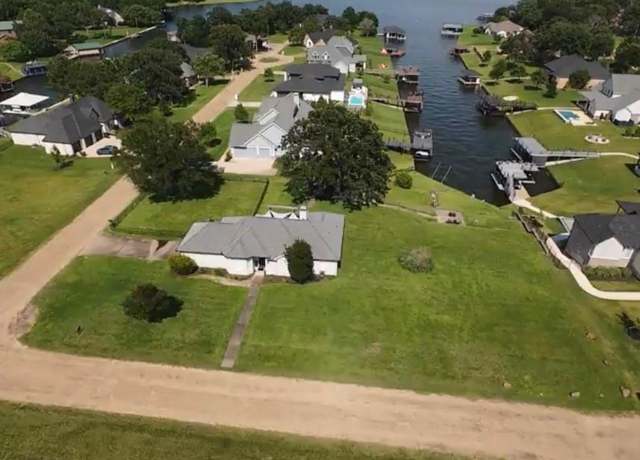 Property at 207 Ellen Ln, Mabank, TX 75156, 3 beds, 2 baths