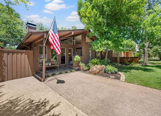 Property at 2116 Hillcrest St, Fort Worth, TX 76107, 4 beds, 3 baths