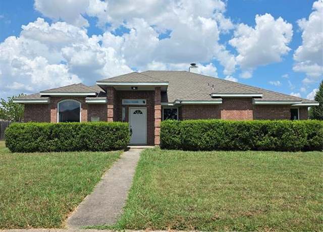 Property at 1225 Cypress Ln, Lancaster, TX 75146, 4 beds, 2 baths