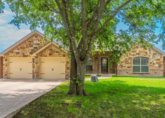 Property at 5636 Herkes Ct, Fort Worth, TX 76126, 3 beds, 2 baths