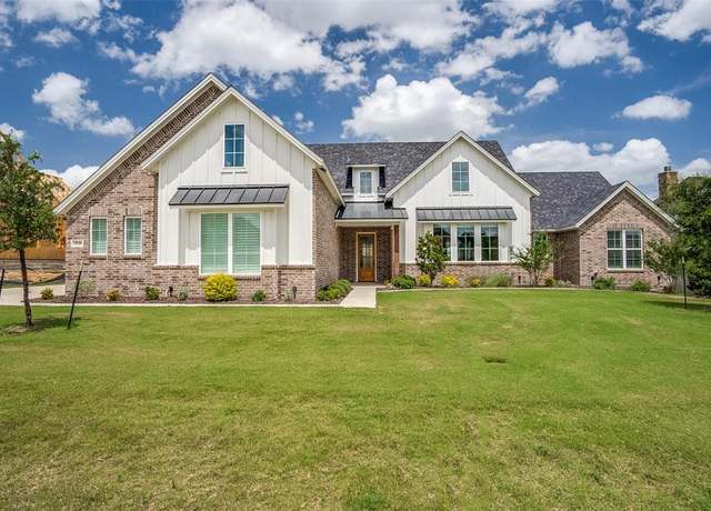 Property at 2020 Vanderbilt Dr, Weatherford, TX 76088, 3 beds, 2.5 baths