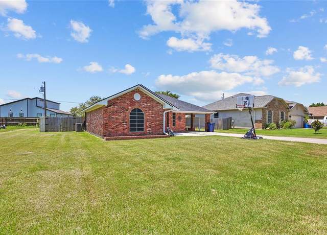 Property at 309 Flying Bridge Dr, Gun Barrel City, TX 75156, 2 beds, 2 baths