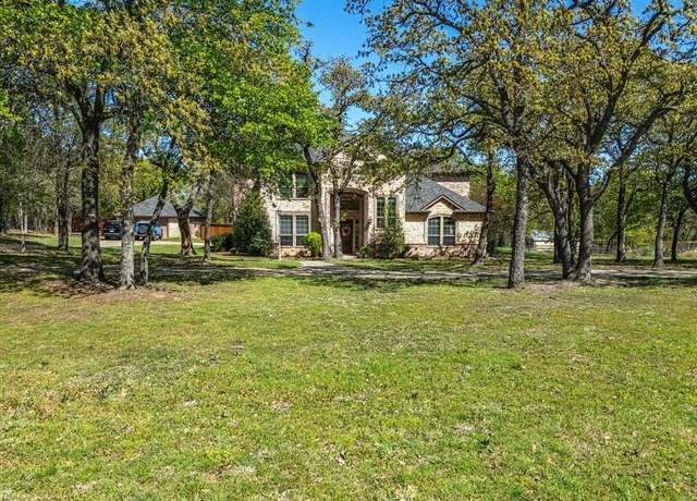 Property at 116 Mcclintock Ct, Weatherford, TX 76088, 4 beds, 3.5 baths