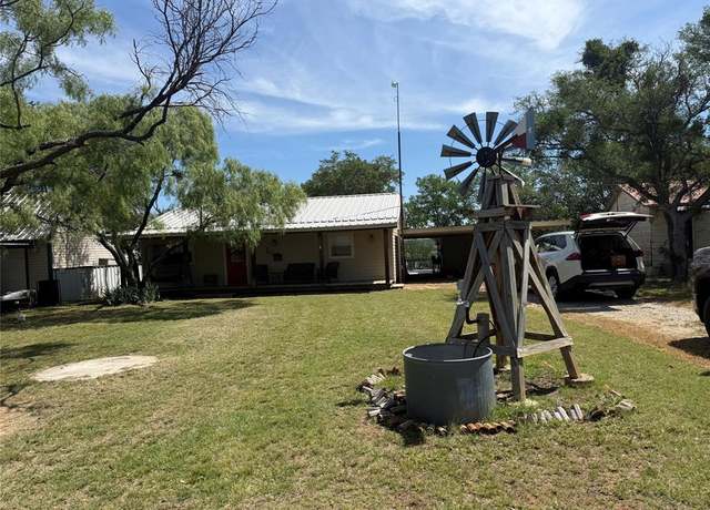 Property at 10141 Cliff Dr, Brownwood, TX 76801, 3 beds, 2 baths