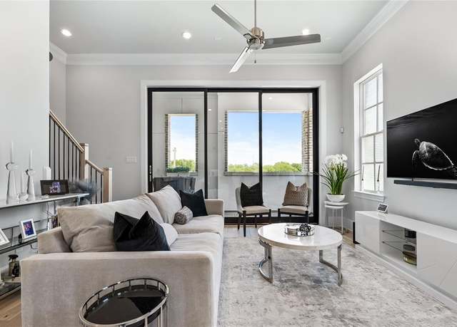 Property at 5446 Patterson St, Irving, TX 75039, 3 beds, 3.5 baths