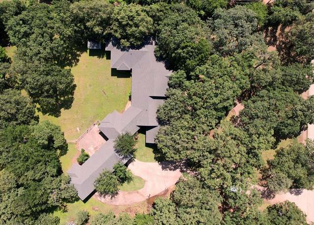 Property at 2215 California Ln, Arlington, TX 76015, 4 beds, 3 baths