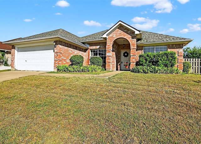 Property at 1600 Creekside Ave, Sherman, TX 75092, 3 beds, 2 baths