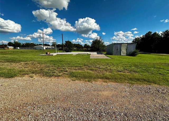 Property at 1002 Bennett, Seymour, TX 76380