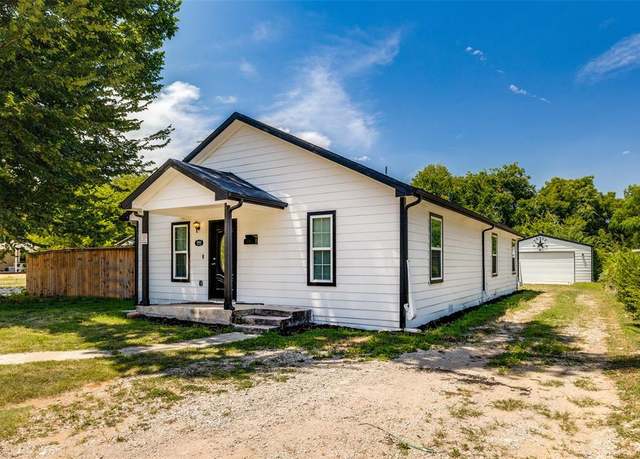 Property at 2805 Springdale Rd, Fort Worth, TX 76111, 3 beds, 2 baths