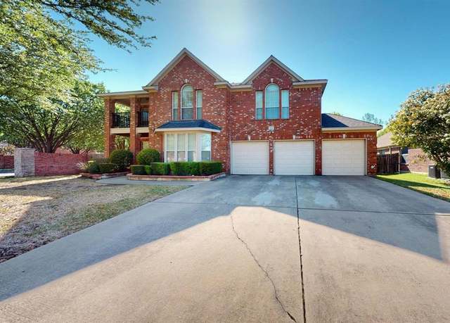 Property at 104 Bayonne Dr, Mansfield, TX 76063, 5 beds, 3.5 baths