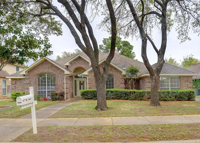 Property at 2337 Fox Glenn Cir, Bedford, TX 76021, 4 beds, 3 baths