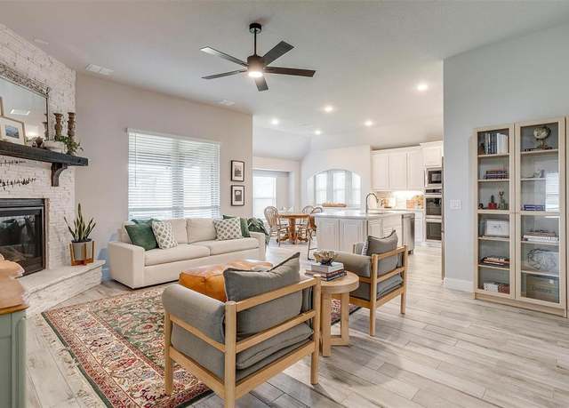 Property at 2005 Flora Ln, Desoto, TX 75115, 4 beds, 3 baths
