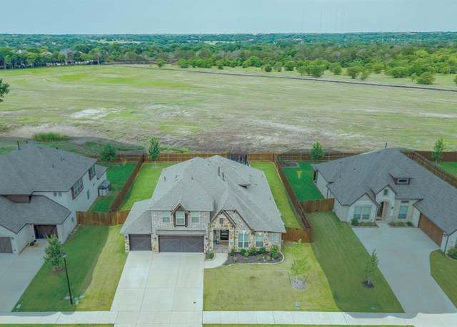 Property at 2005 Flora Ln, Desoto, TX 75115, 4 beds, 3 baths