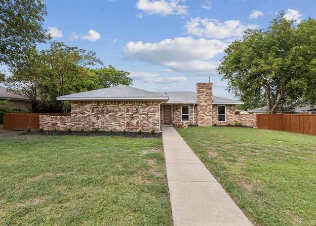 Property at 2405 Kentfield Dr, Plano, TX 75074, 3 beds, 2 baths