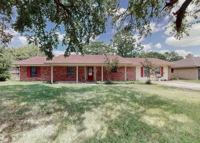 Property at 703 S 4th St, Crandall, TX 75114, 3 beds, 2 baths