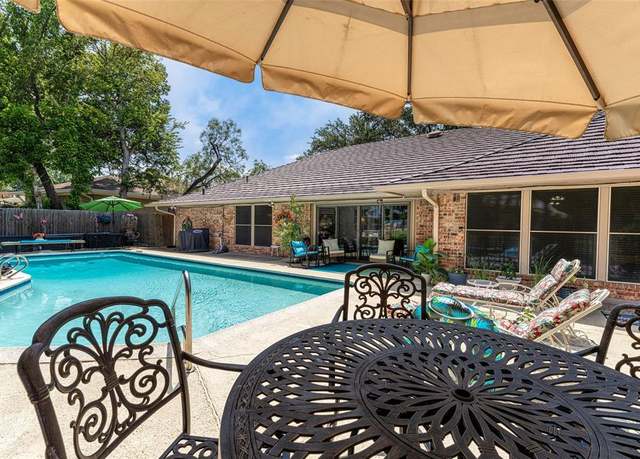Property at 5613 Oakmont Ln, Fort Worth, TX 76112, 4 beds, 3 baths