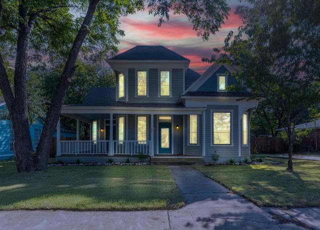 Property at 607 N Dallas St, Ennis, TX 75119, 3 beds, 2.5 baths