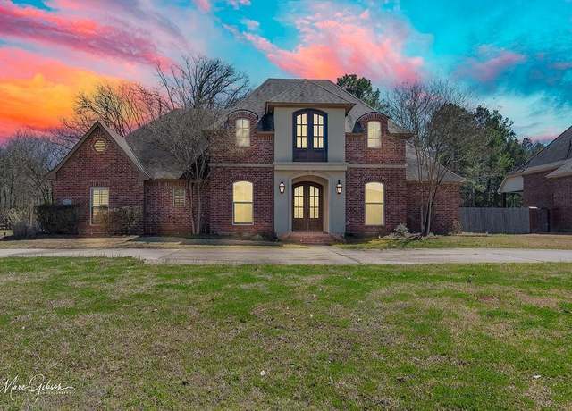 Property at 1017 Abbie Glenn Ln, Shreveport, LA 71106, 4 beds, 3.5 baths