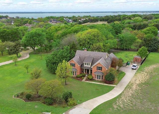 Property at 951 Smirl Dr, Heath, TX 75032, 5 beds, 3.5 baths