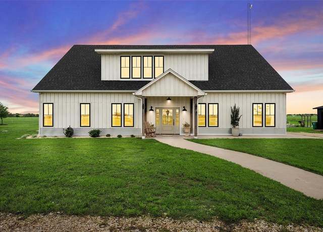 Property at 1197 Prairie Chapel Rd, Crawford, TX 76638, 5 beds, 3 baths
