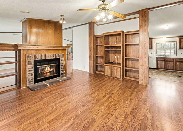 Property at 20356 County Road 482, Lindale, TX 75771, 4 beds, 3 baths