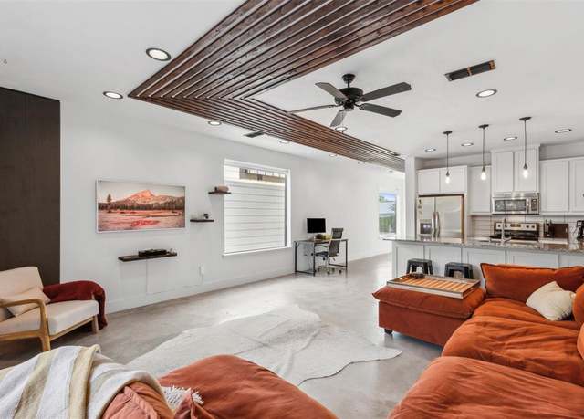Property at 414 College Ave, Fort Worth, TX 76104, 3 beds, 2.5 baths