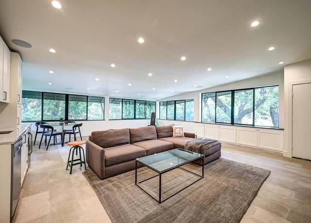 Property at 3606 Prescott Ave, Dallas, TX 75219, 2 beds, 2.5 baths