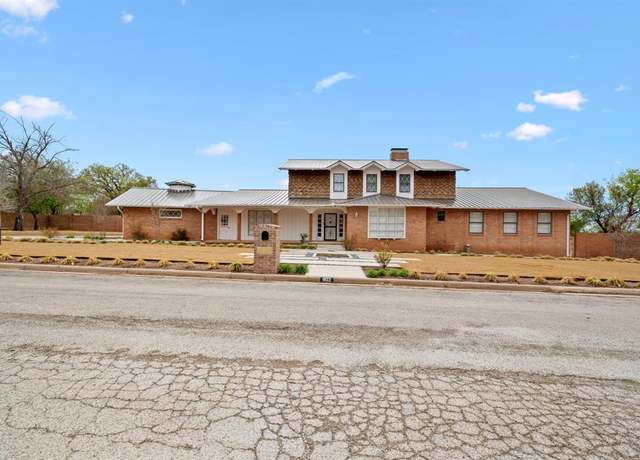 Property at 803 Lakeview Dr, Mineral Wells, TX 76067, 4 beds, 3.5 baths