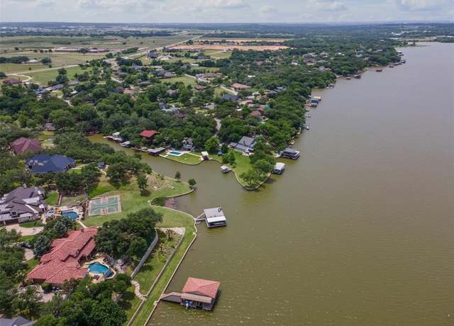 Property at 2311 Cedar Cir, Granbury, TX 76048, 4 beds, 3.5 baths