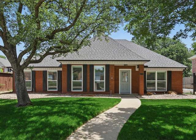Property at 2210 Strathmore Dr, Highland Village, TX 75077, 4 beds, 2.5 baths