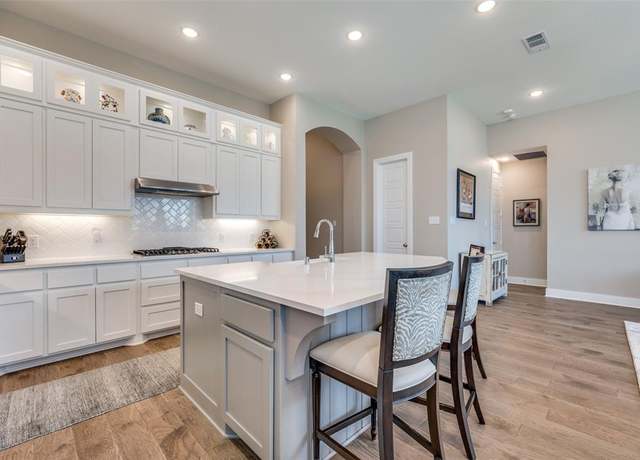 Property at 1704 White Snowberry Ln, Celina, TX 75078, 4 beds, 3 baths