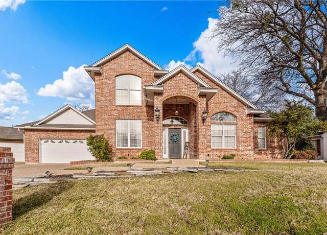 Property at 3313 Fox Hollow Cir, Waco, TX 76708, 4 beds, 3 baths