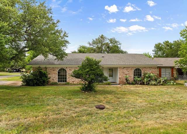 Property at 610 S Rough Creek Ct, Granbury, TX 76048, 3 beds, 2 baths