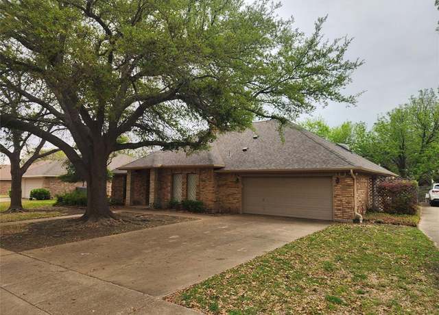 Property at 10149 Regent Row St, Benbrook, TX 76126, 3 beds, 2 baths
