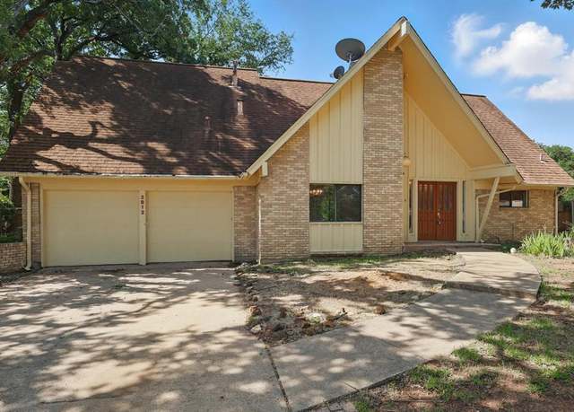 Property at 2812 Oak Cliff Ln, Arlington, TX 76012, 3 beds, 2.5 baths