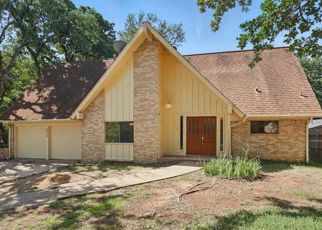Property at 2812 Oak Cliff Ln, Arlington, TX 76012, 3 beds, 2.5 baths