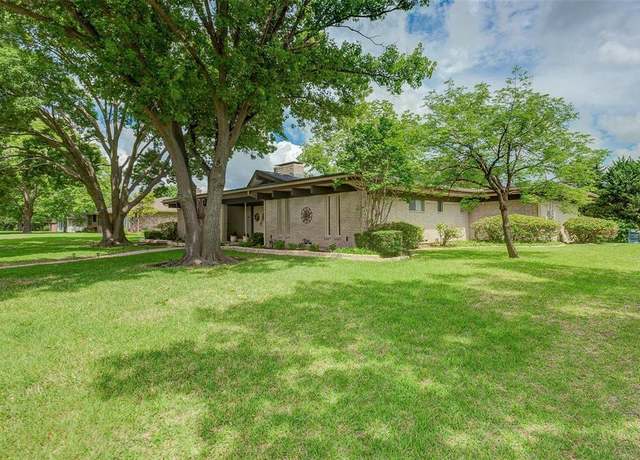 Property at 1706 Iroquois Dr, Garland, TX 75043, 3 beds, 2.5 baths