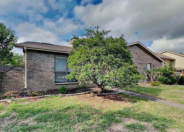 Property at 1702 Hartford Dr, Carrollton, TX 75007, 3 beds, 2 baths