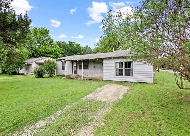 Property at 2610 W Elm St, Denison, TX 75020, 3 beds, 2 baths