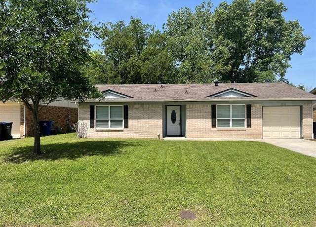 Property at 6518 Woodchuck Dr, Greenville, TX 75402, 3 beds, 1.5 baths