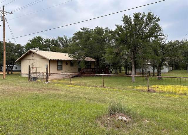 Property at 300 Hogg Creek Rd, Brownwood, TX 76801, 2 beds, 1 bath
