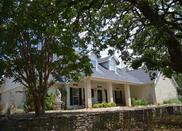 Property at 1260 Jones Rd, Weatherford, TX 76088, 4 beds, 3.5 baths